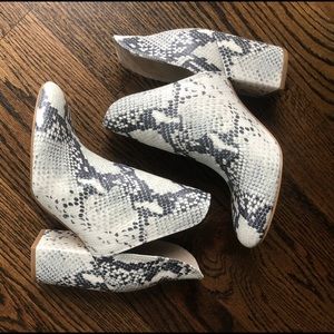 Never Worn - Steve Madden Rookie Snakeskin Boot